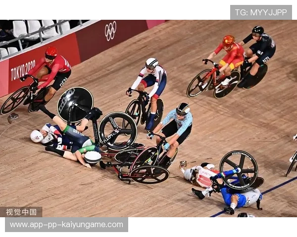 自行车比赛摔车事件,成都体育局呼吁加强安全管理,自行车赛事故 自行车比赛摔车事件,成都体育局呼吁加强安全管理,自行车赛事故